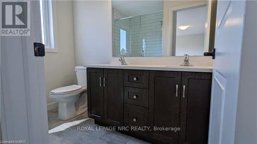 13 South Coast Circle, Fort Erie (337 - Crystal Beach), ON - Indoor Photo Showing Bathroom