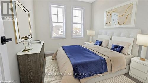 13 South Coast Circle, Fort Erie (337 - Crystal Beach), ON - Indoor Photo Showing Bedroom