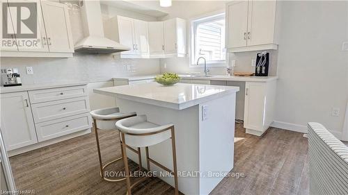 13 South Coast Circle, Fort Erie (337 - Crystal Beach), ON - Indoor Photo Showing Kitchen