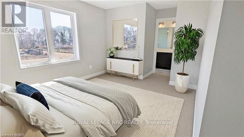 13 South Coast Circle, Fort Erie (337 - Crystal Beach), ON - Indoor Photo Showing Bedroom