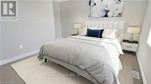 13 South Coast Circle, Fort Erie (337 - Crystal Beach), ON - Indoor Photo Showing Bedroom