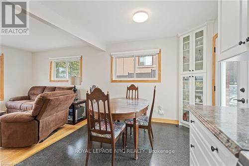 20 Parkhill Road, St. Catharines (460 - Burleigh Hill), ON - Indoor Photo Showing Dining Room