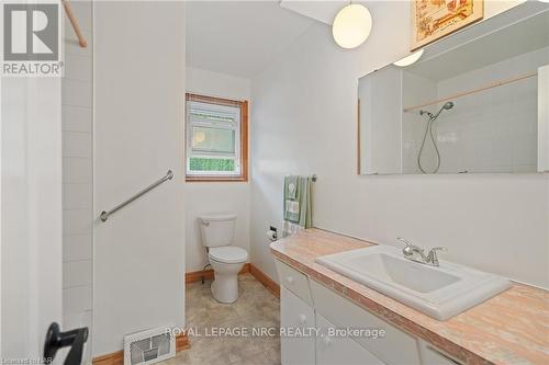 20 Parkhill Road, St. Catharines (460 - Burleigh Hill), ON - Indoor Photo Showing Bathroom