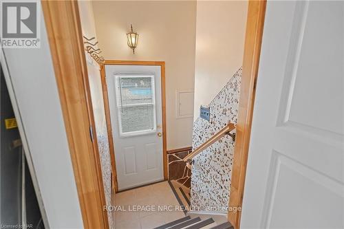 20 Parkhill Road, St. Catharines (460 - Burleigh Hill), ON - Indoor Photo Showing Other Room