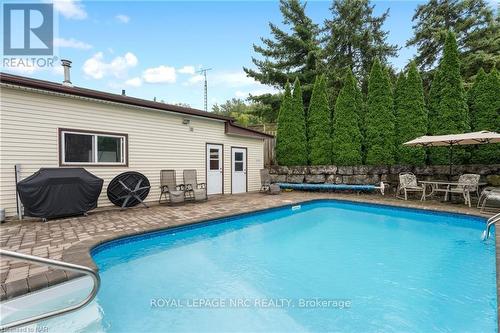 20 Parkhill Road, St. Catharines (460 - Burleigh Hill), ON - Outdoor With In Ground Pool With Deck Patio Veranda With Backyard