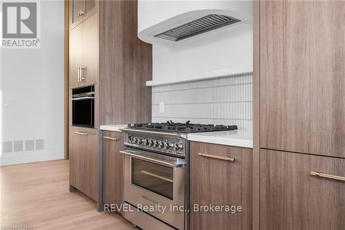 51 Shaws Lane, Niagara-On-The-Lake (101 - Town), ON - Indoor Photo Showing Kitchen