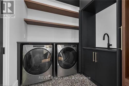 51 Shaws Lane, Niagara-On-The-Lake (101 - Town), ON - Indoor Photo Showing Laundry Room