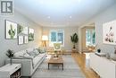 17 Kilkenny Drive, St. Catharines (437 - Lakeshore), ON  - Indoor Photo Showing Living Room 