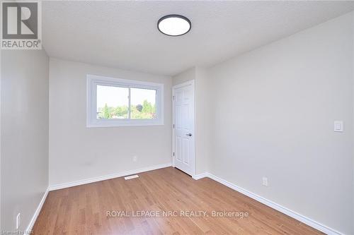 17 Kilkenny Drive, St. Catharines (437 - Lakeshore), ON - Indoor Photo Showing Other Room