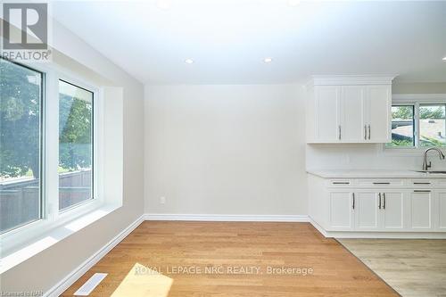 17 Kilkenny Drive, St. Catharines (437 - Lakeshore), ON - Indoor Photo Showing Other Room