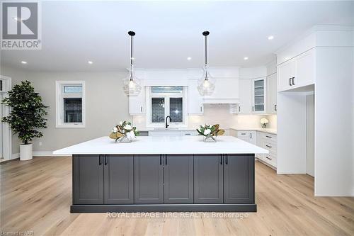 1125 Balfour Street, Pelham (664 - Fenwick), ON - Indoor Photo Showing Kitchen With Upgraded Kitchen