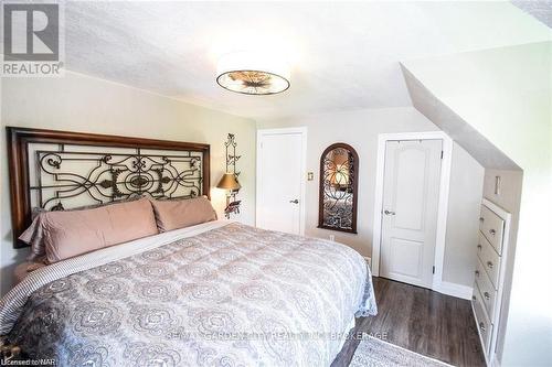 271 West Street, West Lincoln (057 - Smithville), ON - Indoor Photo Showing Bedroom