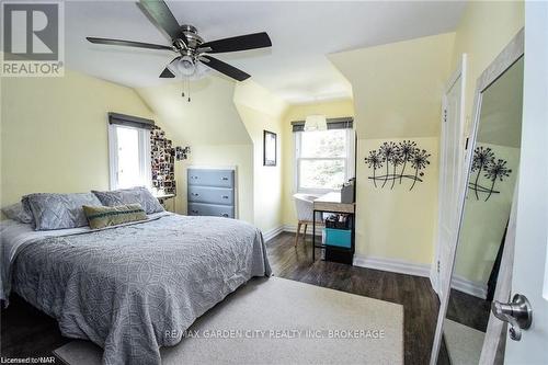 271 West Street, West Lincoln (057 - Smithville), ON - Indoor Photo Showing Bedroom