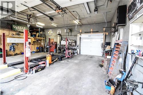 271 West Street, West Lincoln (057 - Smithville), ON - Indoor Photo Showing Garage