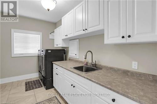 3091 Jason'S Point, Lincoln (980 - Lincoln-Jordan/Vineland), ON - Indoor Photo Showing Laundry Room