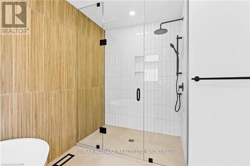 4217 Manson Lane, Lincoln (982 - Beamsville), ON - Indoor Photo Showing Bathroom