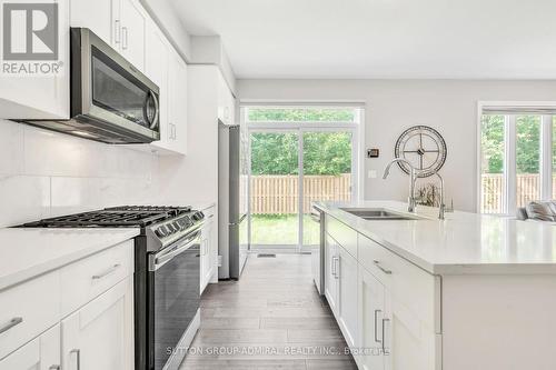 1051 Wright Drive, Midland, ON - Indoor Photo Showing Kitchen With Double Sink With Upgraded Kitchen