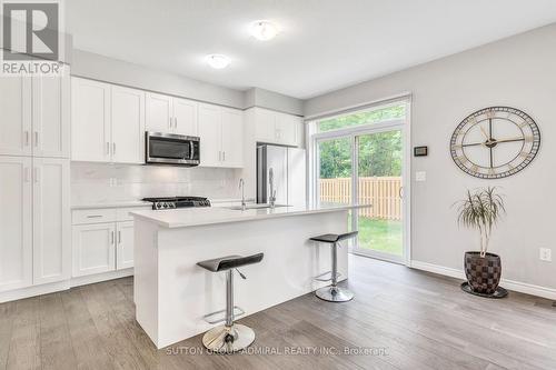 1051 Wright Drive, Midland, ON - Indoor Photo Showing Kitchen With Upgraded Kitchen