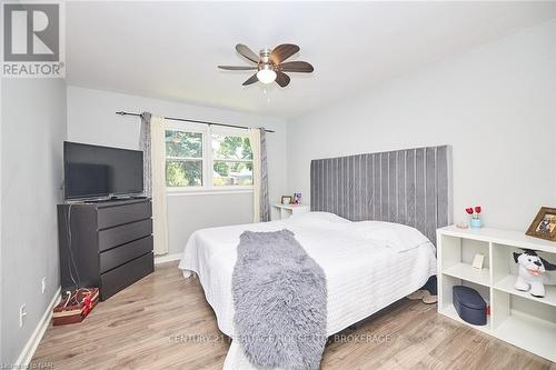 65 Wakelin Terrace, St. Catharines (444 - Carlton/Bunting), ON - Indoor Photo Showing Bedroom