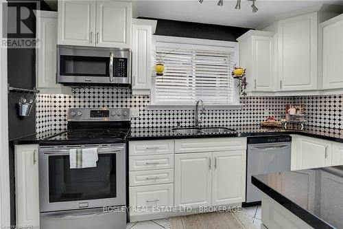 8 Kilkenny Drive, St. Catharines (437 - Lakeshore), ON - Indoor Photo Showing Kitchen With Double Sink With Upgraded Kitchen