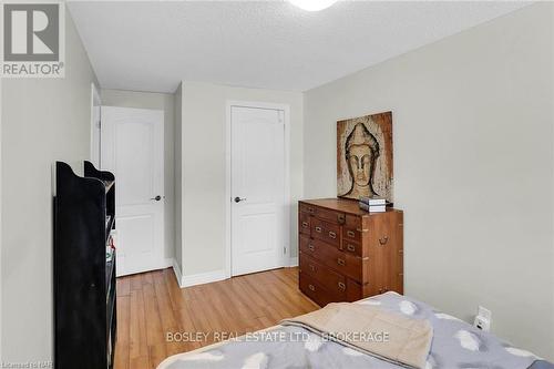 8 Kilkenny Drive, St. Catharines (437 - Lakeshore), ON - Indoor Photo Showing Bedroom