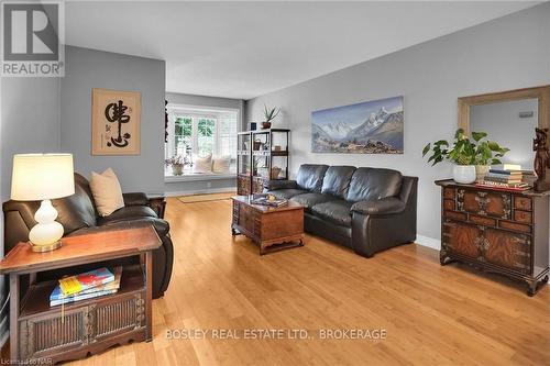 8 Kilkenny Drive, St. Catharines (437 - Lakeshore), ON - Indoor Photo Showing Living Room