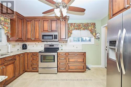 1439 Station Street, Pelham (662 - Fonthill), ON - Indoor Photo Showing Kitchen