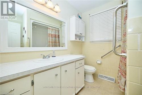 1439 Station Street, Pelham (662 - Fonthill), ON - Indoor Photo Showing Bathroom