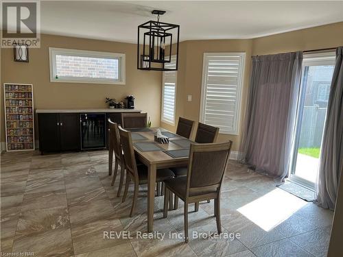 6505 Armelina Crescent, Niagara Falls (219 - Forestview), ON - Indoor Photo Showing Dining Room