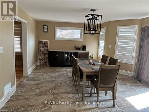 6505 Armelina Crescent, Niagara Falls (219 - Forestview), ON - Indoor Photo Showing Dining Room