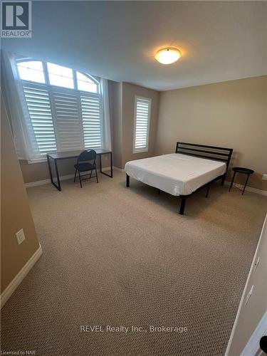 6505 Armelina Crescent, Niagara Falls (219 - Forestview), ON - Indoor Photo Showing Bedroom