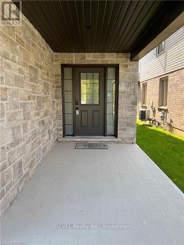 6505 Armelina Crescent, Niagara Falls (219 - Forestview), ON - Outdoor With Exterior