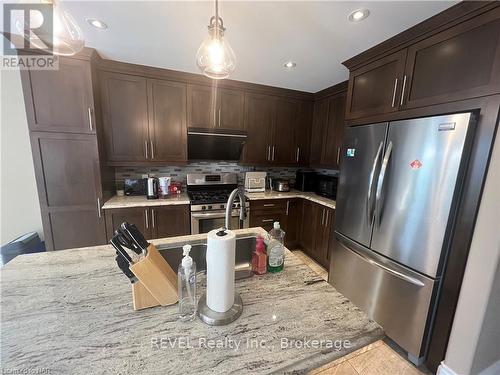 6505 Armelina Crescent, Niagara Falls (219 - Forestview), ON - Indoor Photo Showing Kitchen