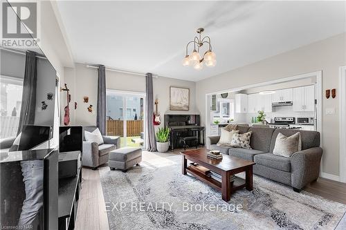 346 Concession 3 Road, Niagara-On-The-Lake (105 - St. Davids), ON - Indoor Photo Showing Living Room