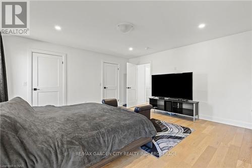 159 Hodgkins Avenue, Thorold (556 - Allanburg/Thorold South), ON - Indoor Photo Showing Bedroom