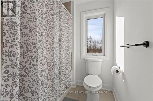 159 Hodgkins Avenue, Thorold (556 - Allanburg/Thorold South), ON - Indoor Photo Showing Bathroom