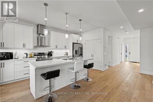 159 Hodgkins Avenue, Thorold (556 - Allanburg/Thorold South), ON - Indoor Photo Showing Kitchen With Upgraded Kitchen