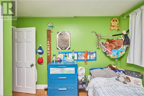 3283 Kenwood Court, Niagara Falls (206 - Stamford), ON - Indoor Photo Showing Bedroom