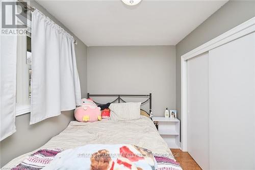 3283 Kenwood Court, Niagara Falls (206 - Stamford), ON - Indoor Photo Showing Bedroom