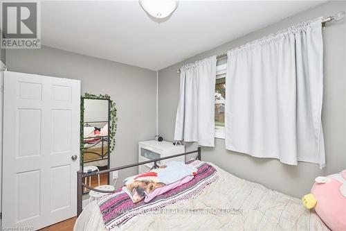 3283 Kenwood Court, Niagara Falls (206 - Stamford), ON - Indoor Photo Showing Bedroom