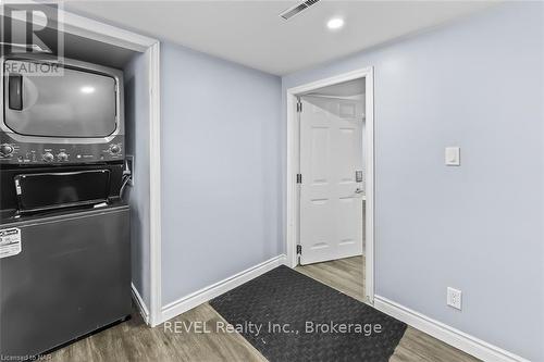 7229 Harriman Street, Niagara Falls (207 - Casey), ON - Indoor Photo Showing Laundry Room