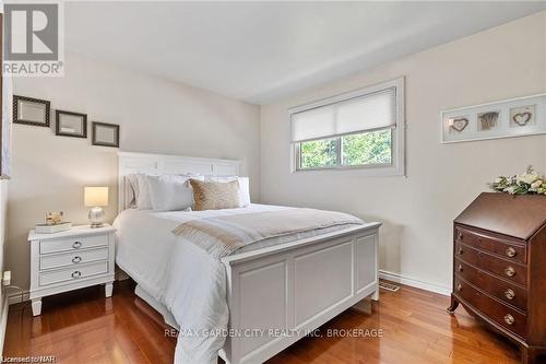 55 Sherwood Forest Trail, Welland (767 - N. Welland), ON - Indoor Photo Showing Bedroom