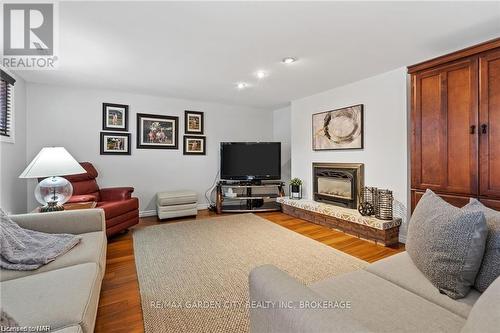 55 Sherwood Forest Trail, Welland (767 - N. Welland), ON - Indoor Photo Showing Living Room With Fireplace