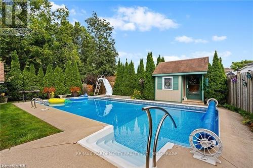 55 Sherwood Forest Trail, Welland (767 - N. Welland), ON - Outdoor With In Ground Pool With Backyard