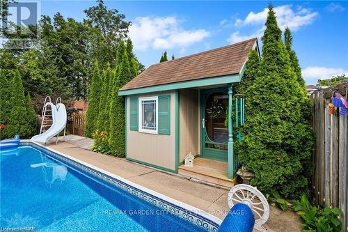 55 Sherwood Forest Trail, Welland (767 - N. Welland), ON - Outdoor With In Ground Pool