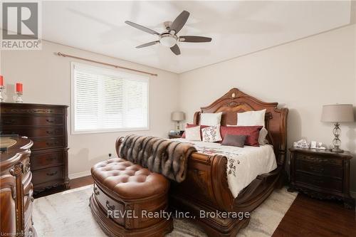 27 Hickory Avenue, Niagara-On-The-Lake (105 - St. Davids), ON - Indoor Photo Showing Bedroom