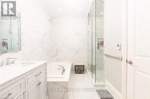 27 Hickory Avenue, Niagara-On-The-Lake (105 - St. Davids), ON - Indoor Photo Showing Bathroom