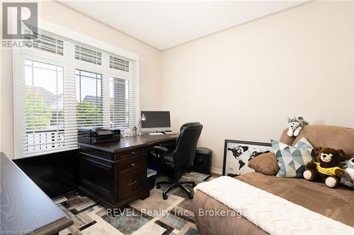 27 Hickory Avenue, Niagara-On-The-Lake (105 - St. Davids), ON - Indoor Photo Showing Office