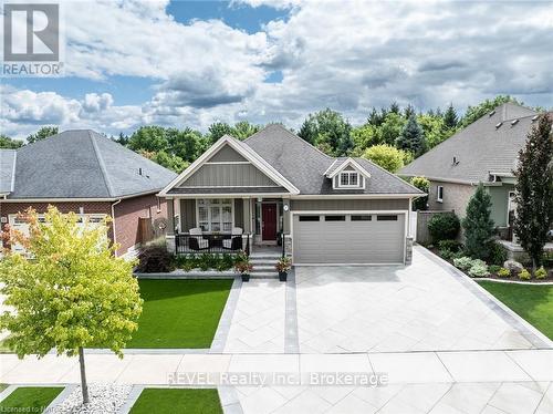 27 Hickory Avenue, Niagara-On-The-Lake (105 - St. Davids), ON - Outdoor With Facade