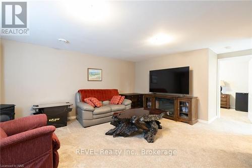 27 Hickory Avenue, Niagara-On-The-Lake (105 - St. Davids), ON - Indoor Photo Showing Living Room